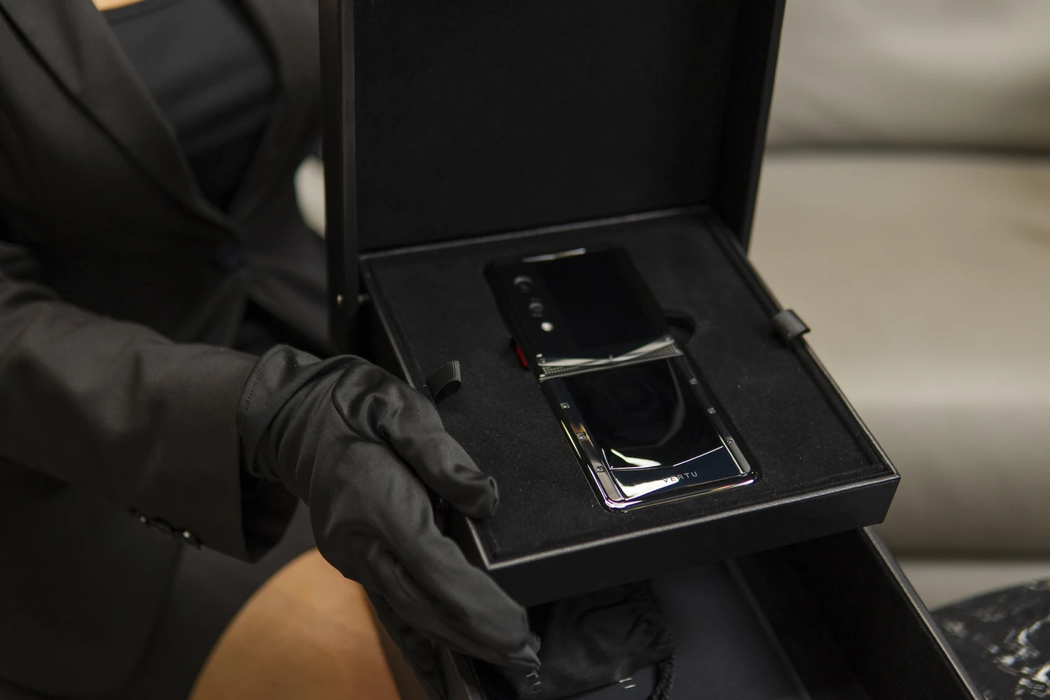 Điện thoại Vertu trở thành “vật phẩm định danh” mùa Tết