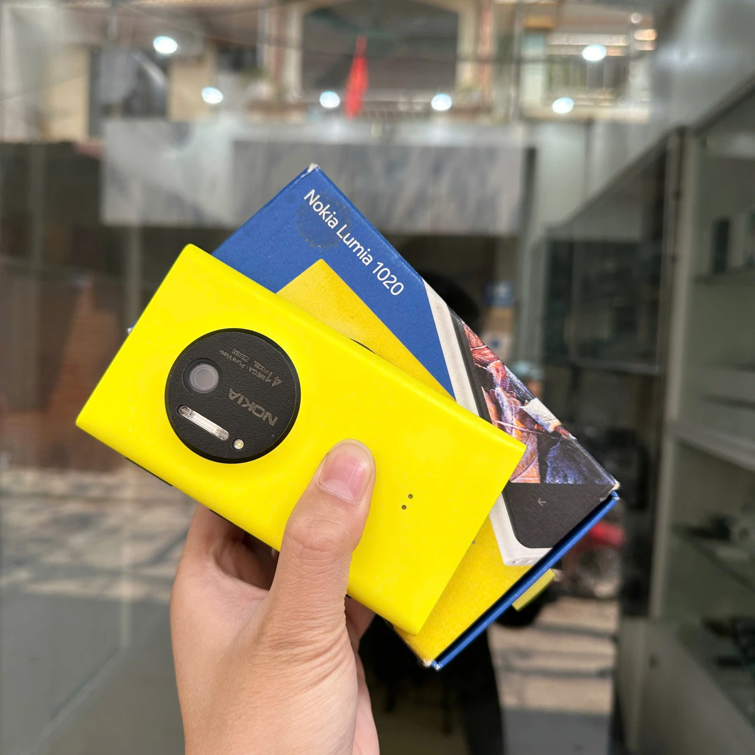 Lumia 1020 Gold Limited 64GB Fullbox 99%